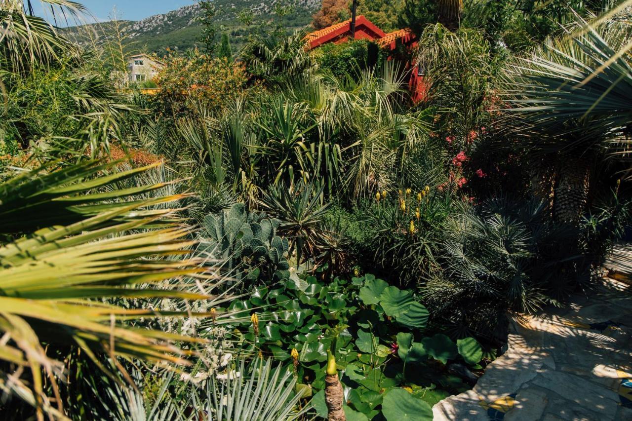Tropica, Total Privacy, Tropical Garden And Private Pool Villa Kastela