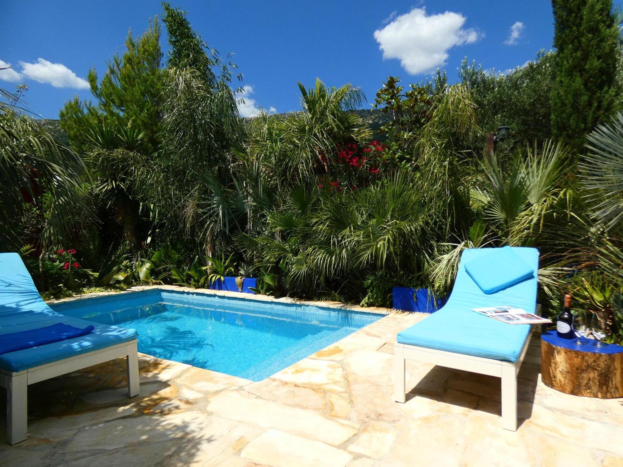 Tropica Villa