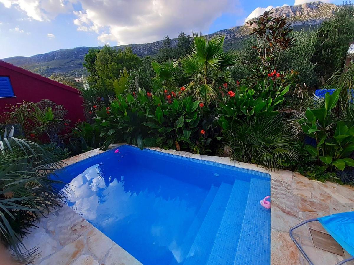 Tropica, Total Privacy, Tropical Garden And Private Pool Villa Kastela